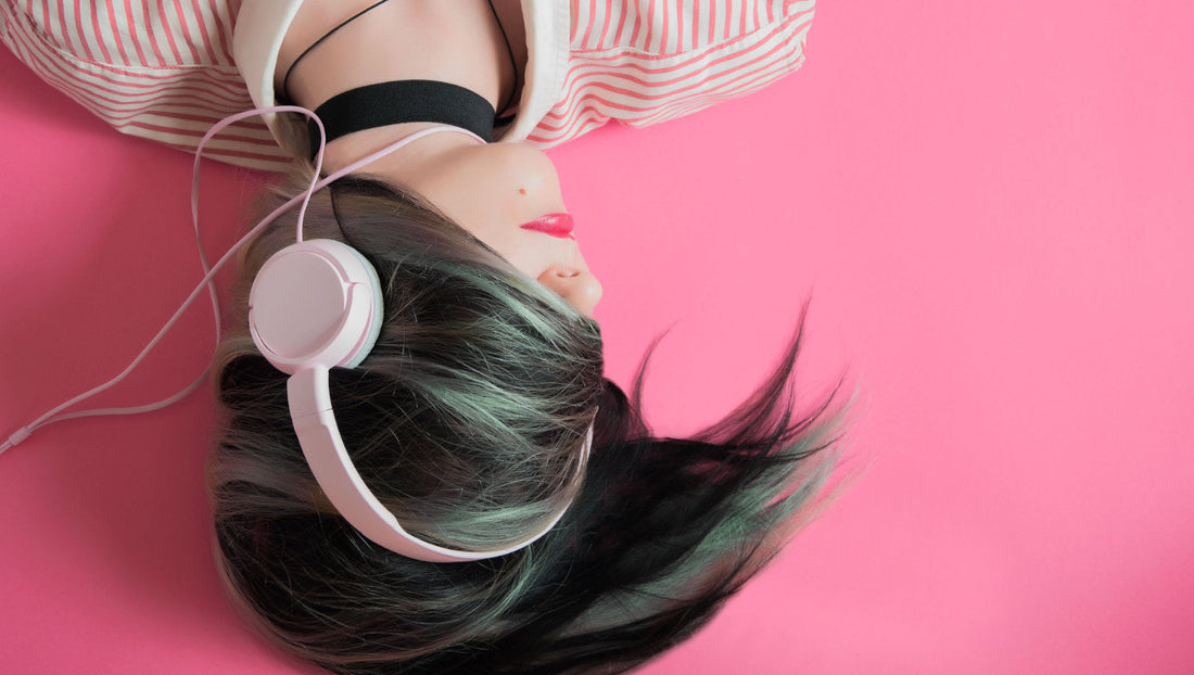 Astuces pour Obtenir des Cheveux Lisses et Brillants